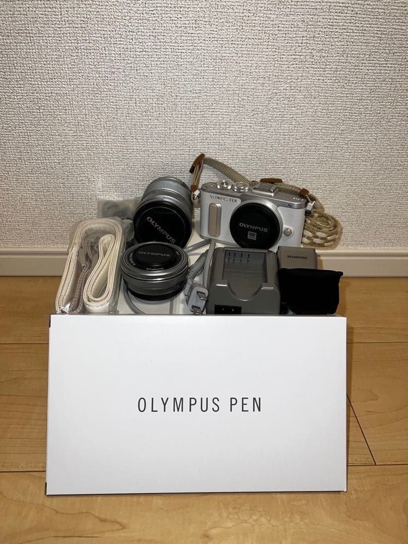 OLYMPUS PEN E-PL8 シルバー 本体と付属品 PEN E-PL8 ミラーレス一眼カメラ EZダブルズームキット ホワイト