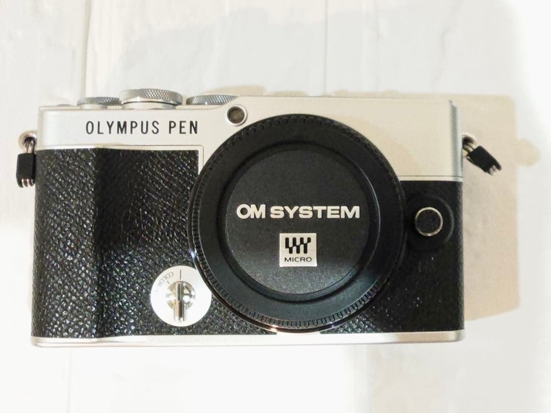 12/10までOlympus PEN E-P7 ボディ ショット数1633枚 E-P7ボディ シルバー ミラーレス一眼 E-P7 ボディ 1個 オリンパス