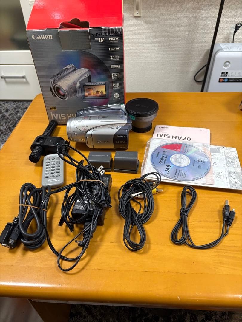 キヤノンハイビジョンデジタルカメラ、ハイビスHV20 キヤノン、感度が向上した横型HDVカメラ「iVIS HV20」